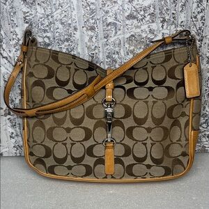 COACH 6091!Vintage Y2K Hampton
Signature Luxury Designer Shoulder Handbag Purse